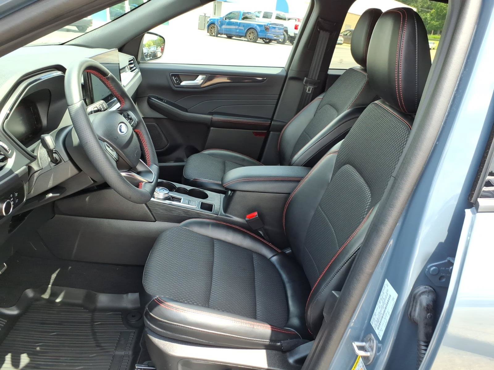 Used 2023 Ford Escape ST-Line w/ Tech Pack #1 FWD image 12
