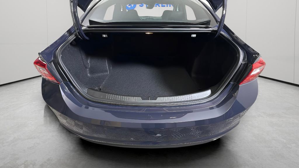 Used 2025 Chevrolet Malibu RS FWD image 27