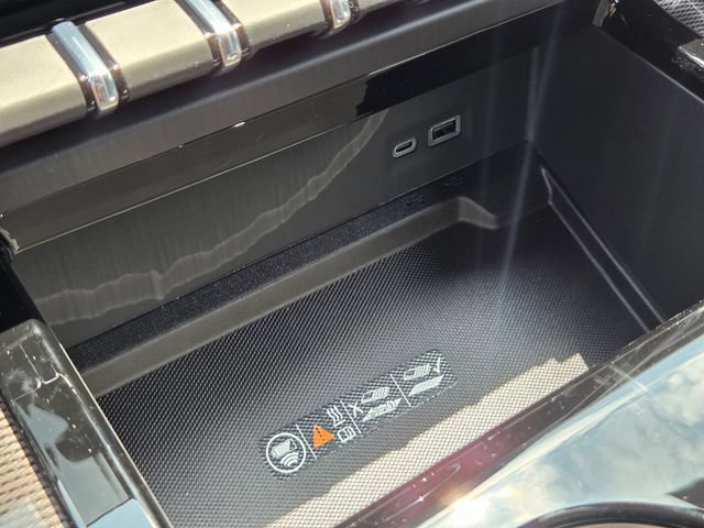 New 2026 GMC Yukon Elevation w/ Elevation Premium Package AWD/4WD image 36