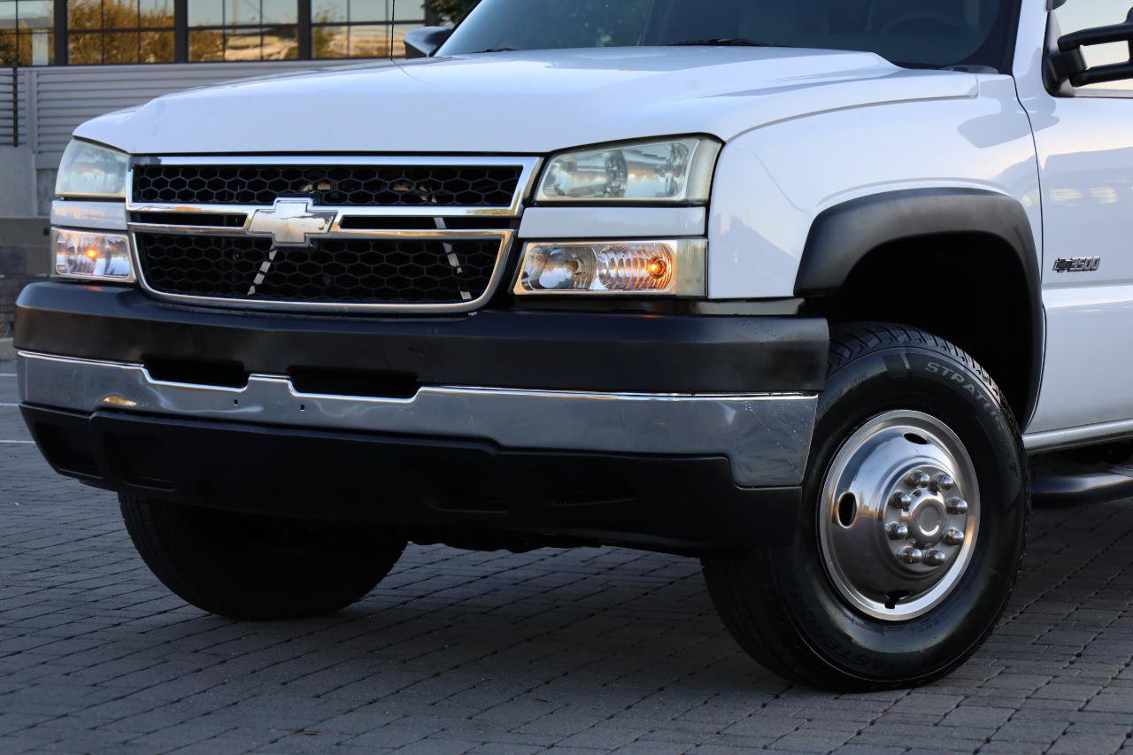 Used 2006 Chevrolet Silverado 3500 2WD Crew Cab image 4