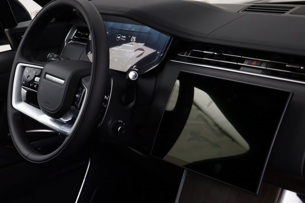 New 2025 Land Rover Range Rover SE image 23