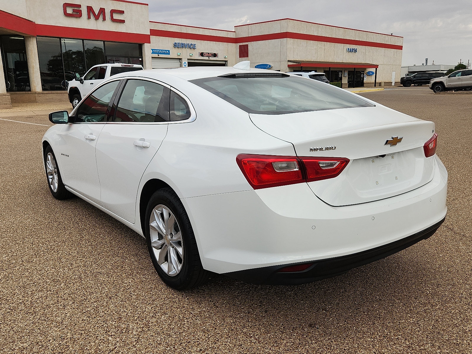 Used 2024 Chevrolet Malibu LT FWD image 3