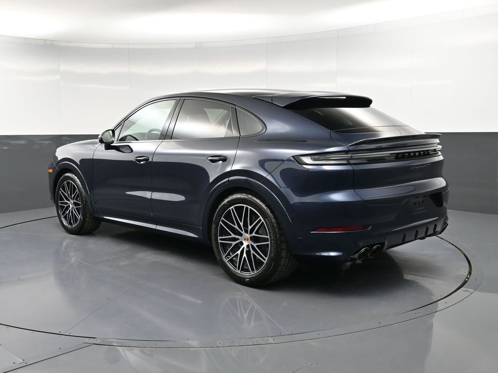 New 2026 Porsche Cayenne GTS image 3