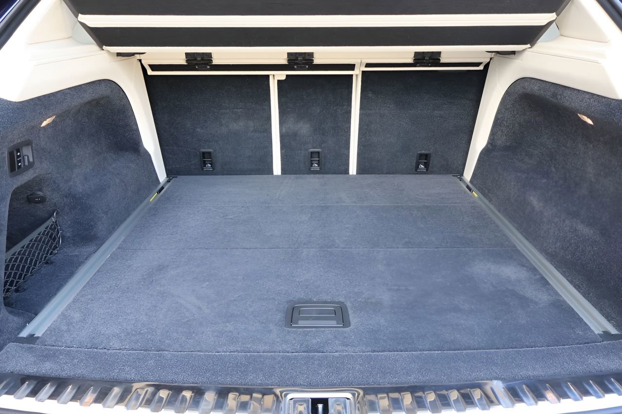 Used 2021 Bentley Bentayga image 19