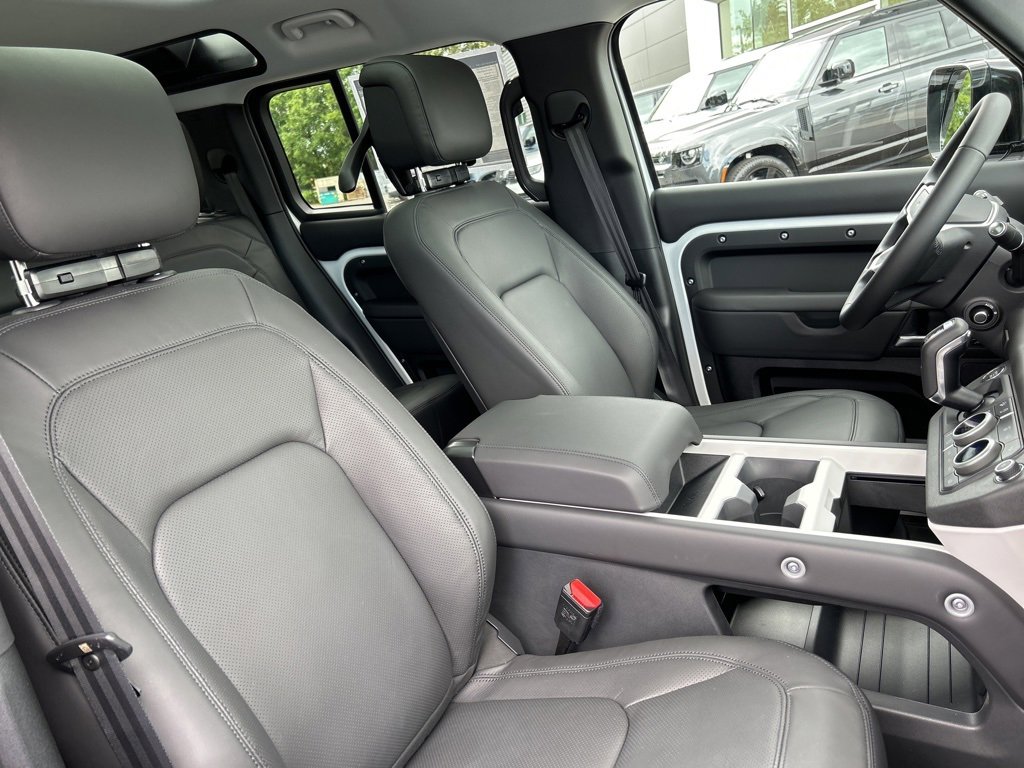 New 2025 Land Rover Defender 110 S image 21