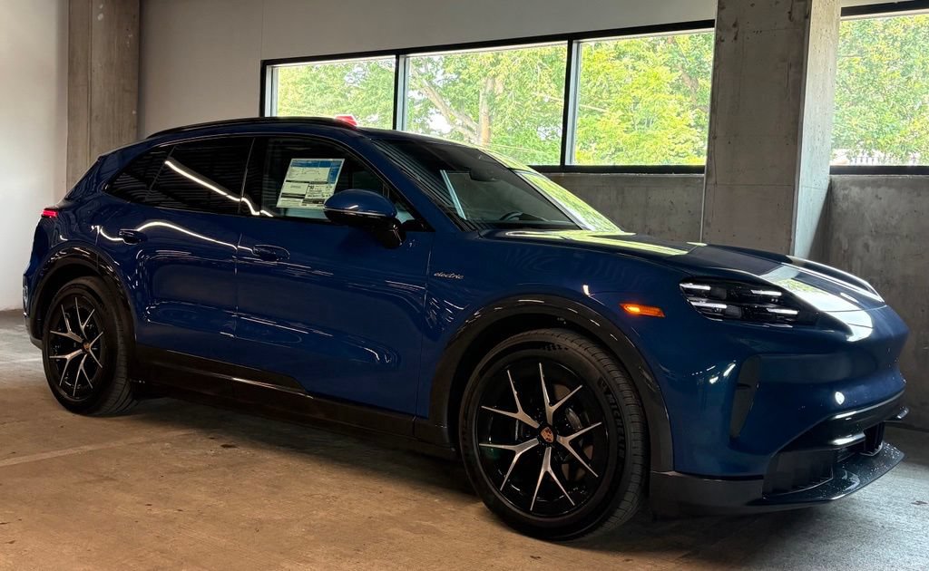 New 2026 Porsche Cayenne Electric AWD/4WD image 12