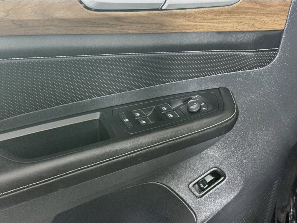 Used 2026 Volkswagen Atlas SE FWD image 23