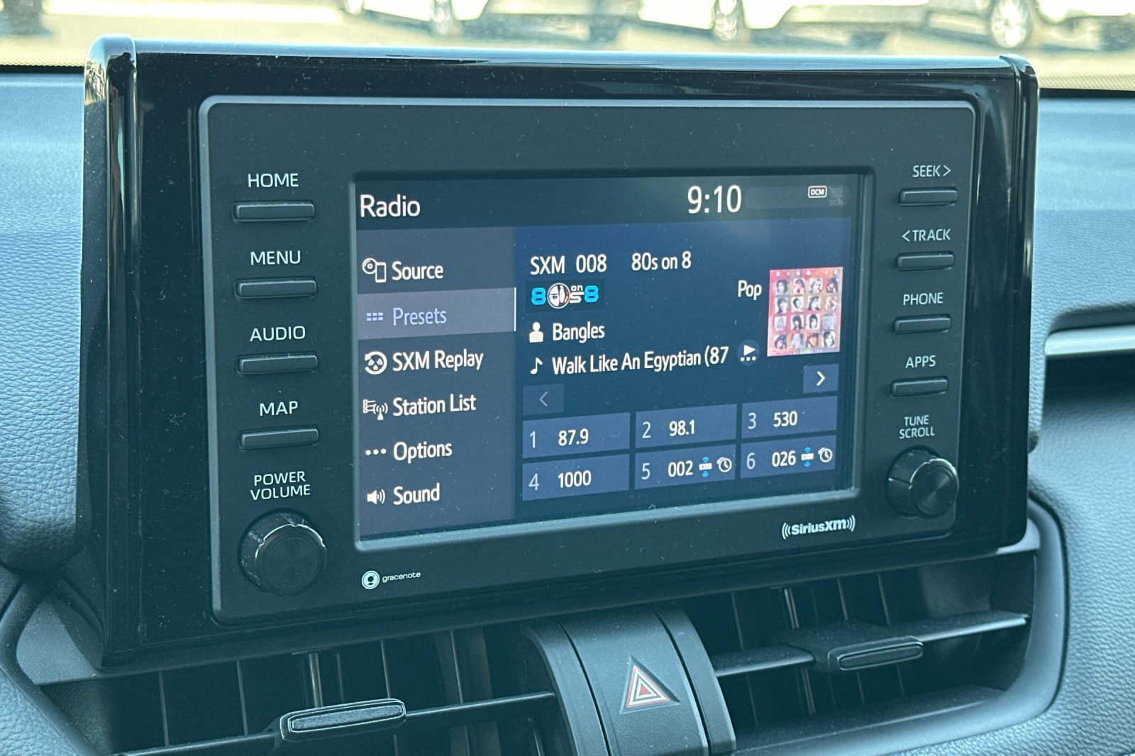 Used 2022 Toyota RAV4 LE image 18