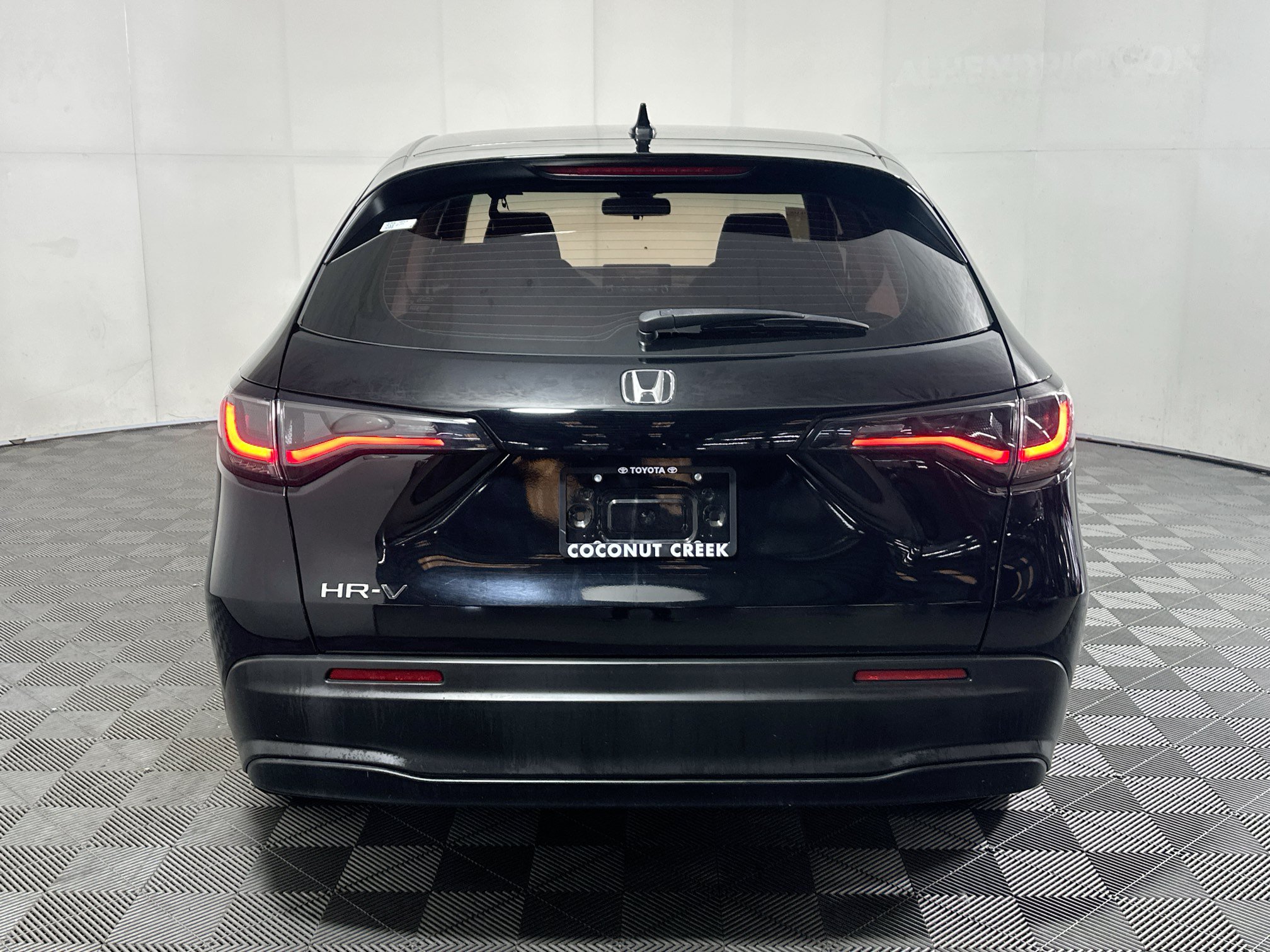 Used 2024 Honda HR-V LX image 4