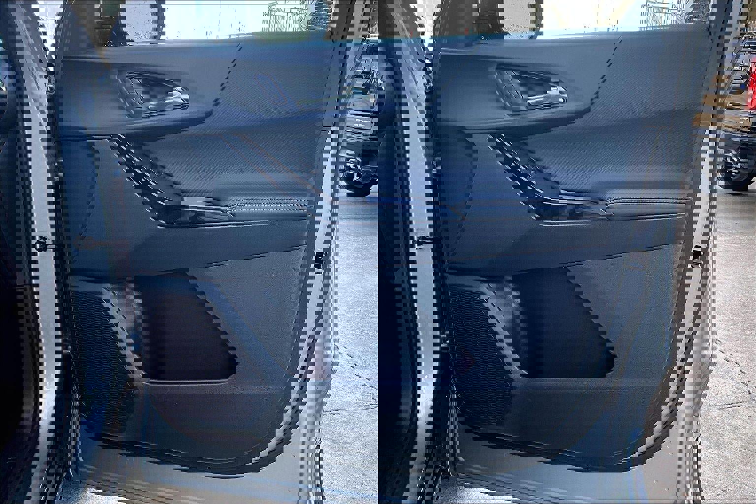 Used 2025 Chevrolet Equinox LT AWD/4WD image 25