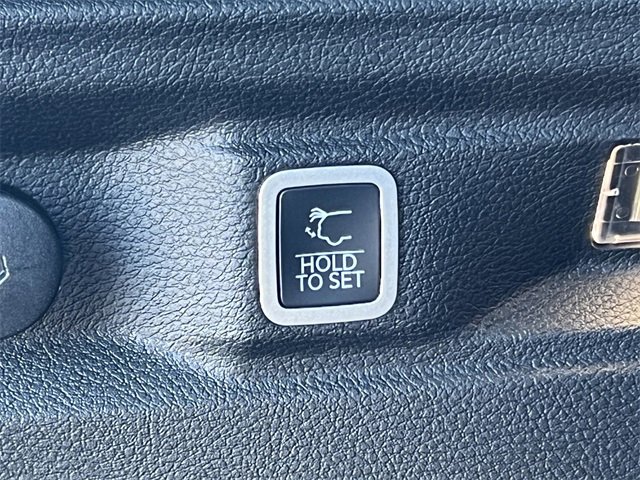 New 2025 Jeep Grand Cherokee L Laredo w/ Luxury Tech Group I image 39