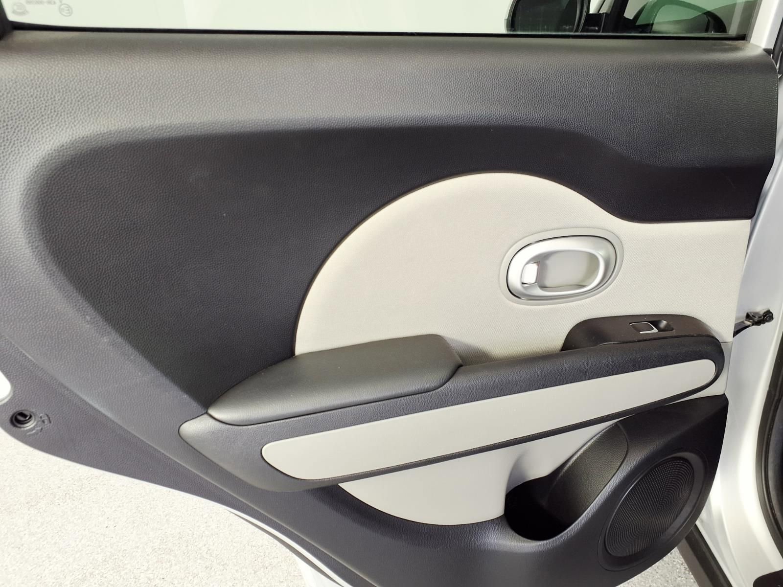 Used 2017 Kia Soul + FWD image 24