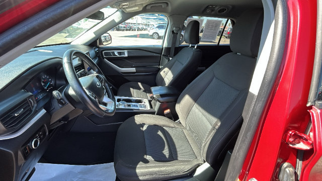 Certified 2023 Ford Explorer XLT RWD image 19