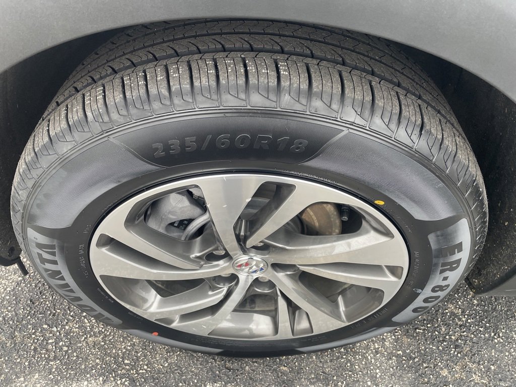 Used 2023 Buick Envision Essence image 34