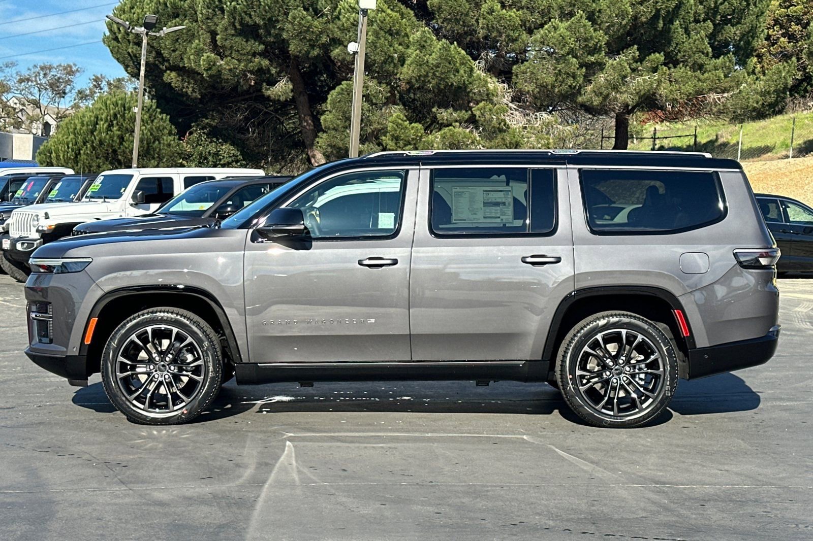 New 2026 Jeep Grand Wagoneer Summit image 8