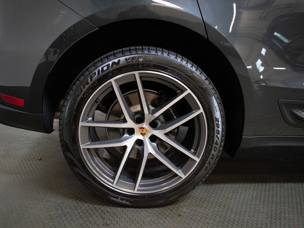 New 2026 Porsche Macan image 17