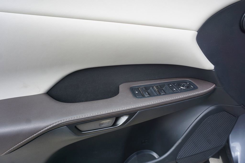 Used 2023 Lexus RX 350 Premium w/ Accessory Package (Z1) FWD image 4
