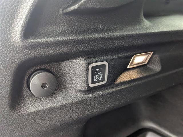 Used 2023 Jeep Grand Cherokee L Limited w/ Luxury Tech Group II image 16