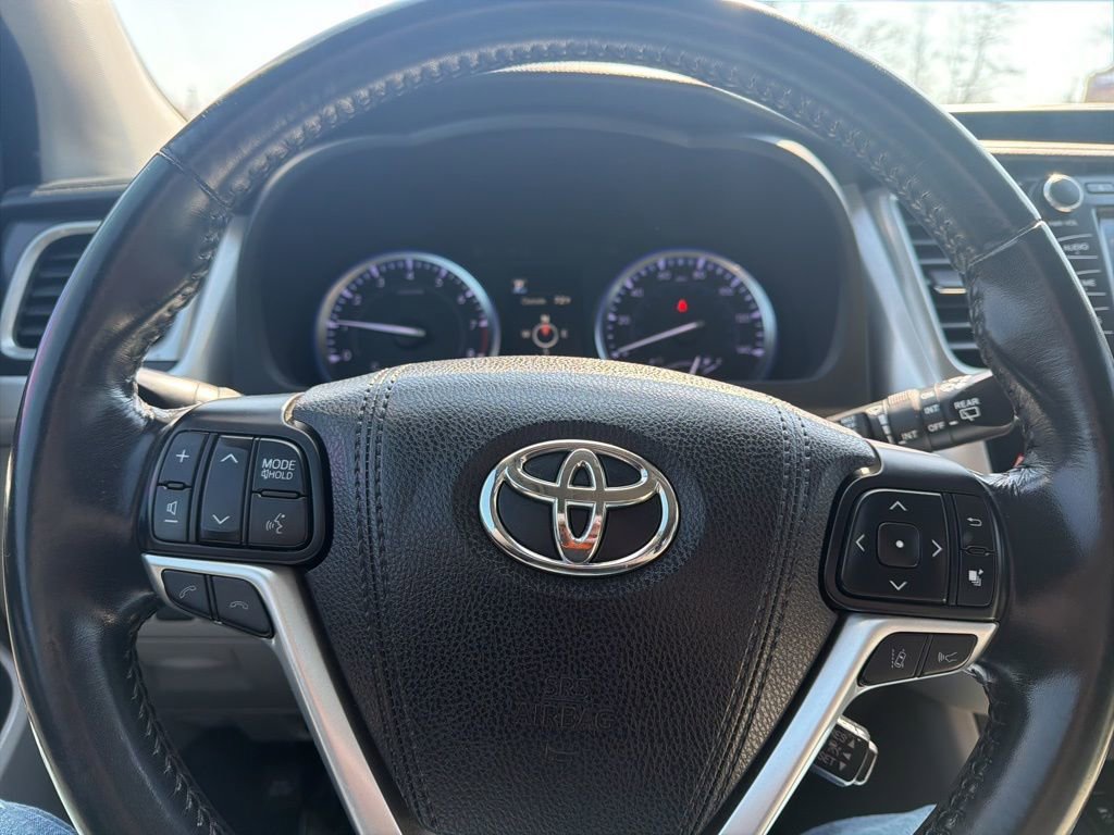 Certified 2018 Toyota Highlander XLE image 28