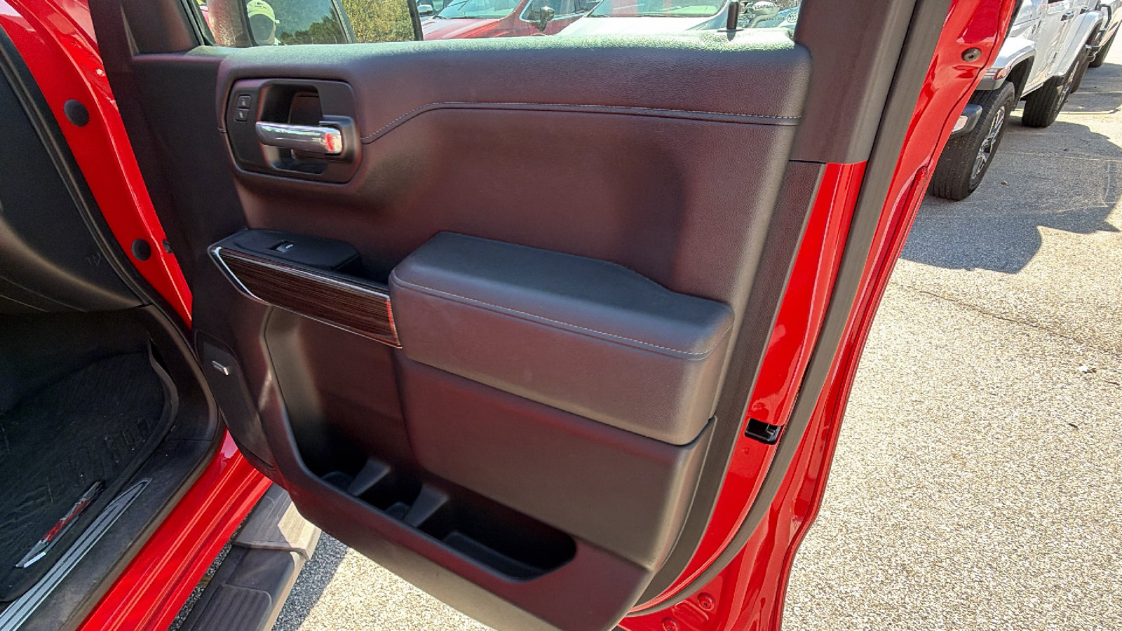 Used 2021 Chevrolet Silverado 1500 LT Trail Boss w/ Convenience Package II AWD/4WD image 18