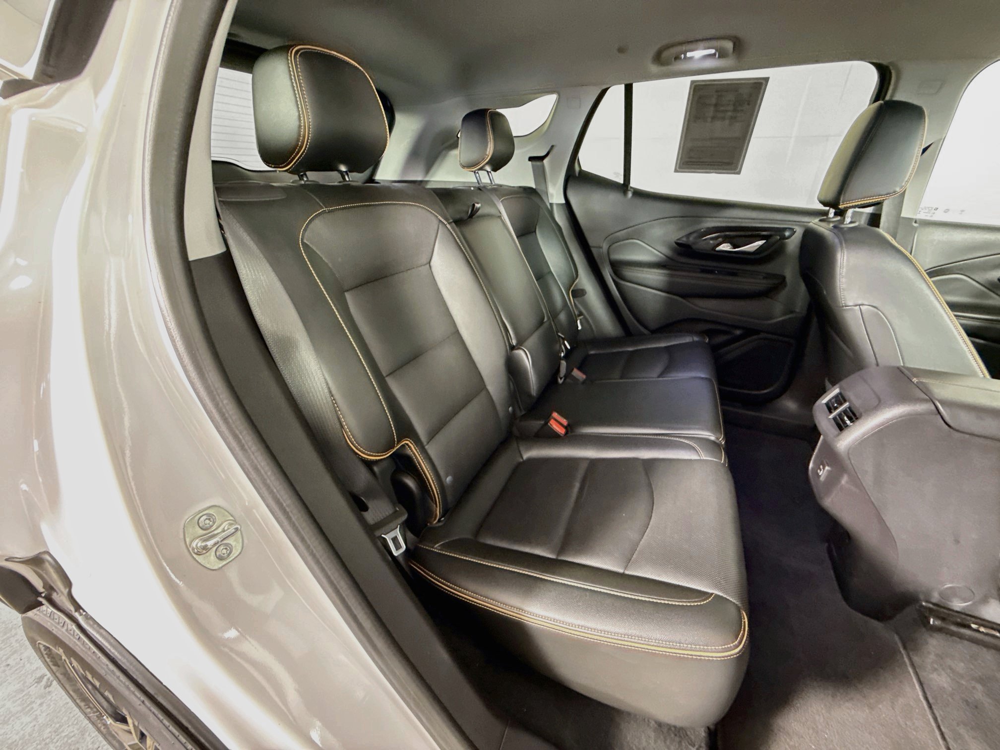 Used 2024 GMC Terrain AT4 AWD/4WD image 33