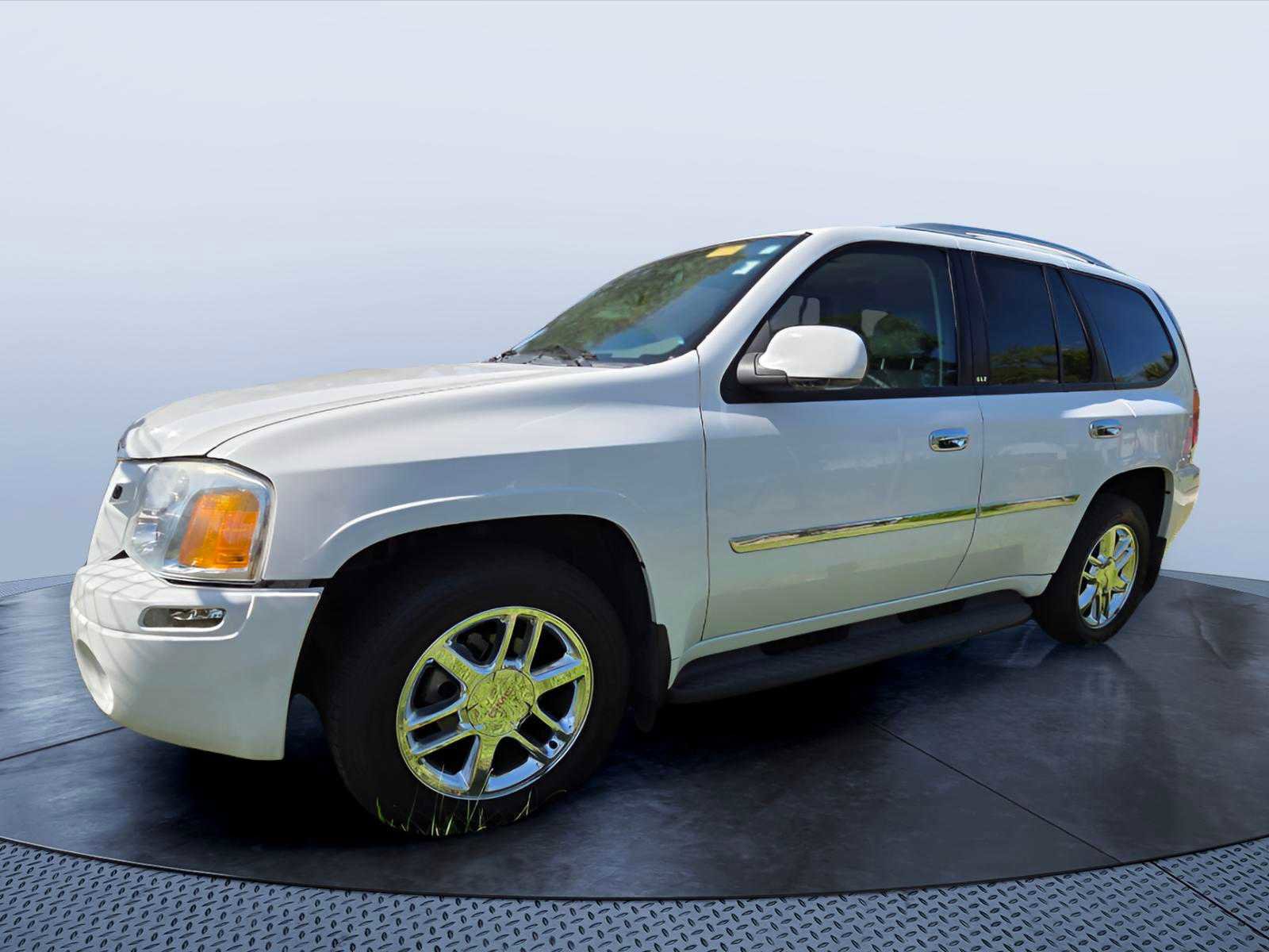 Used 2009 GMC Envoy SLT w/ Sun And 6-Disc Cd Package RWD image 3