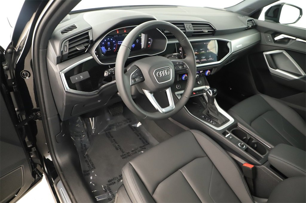 New 2025 Audi Q3 2.0T Premium image 15
