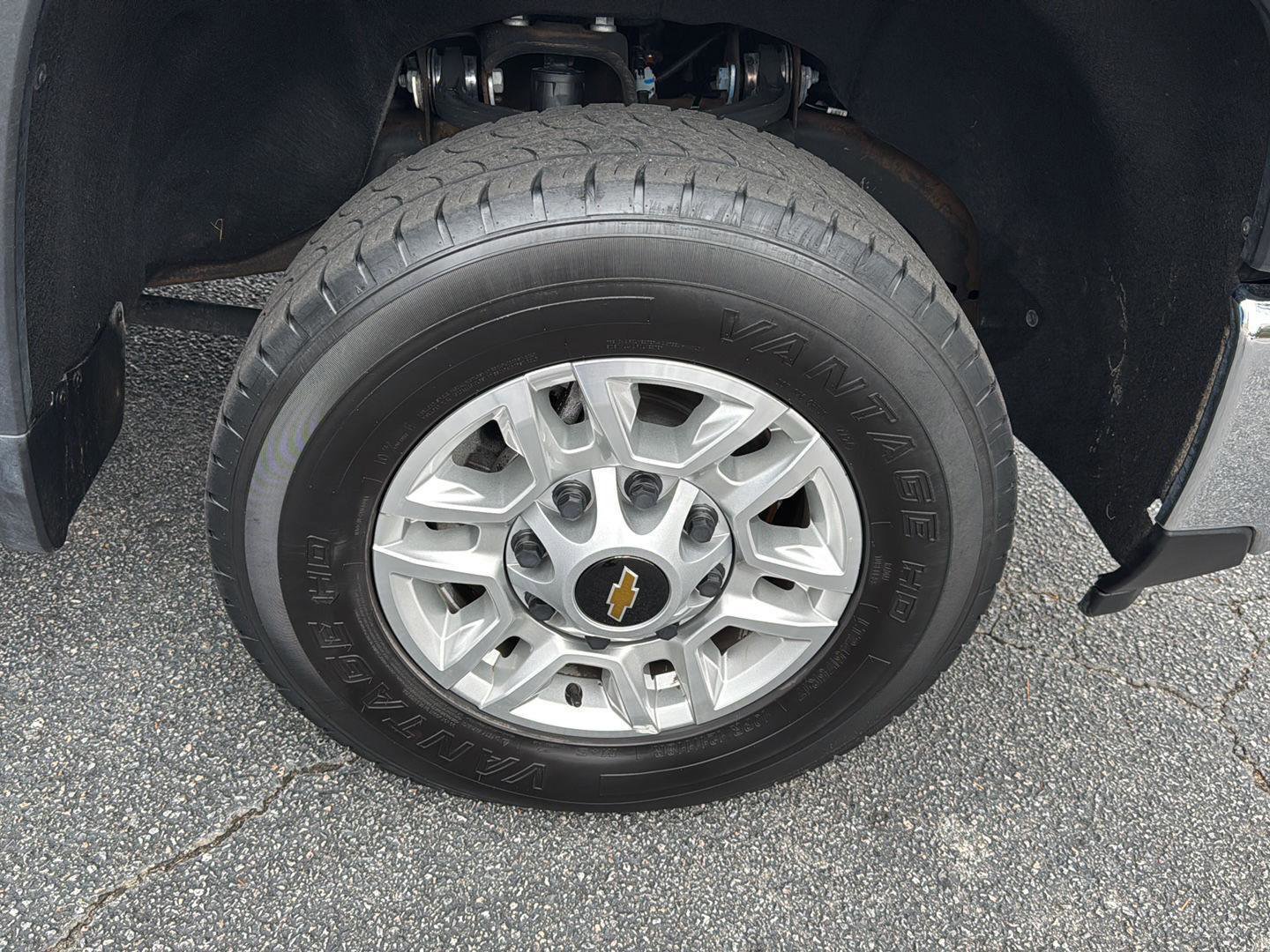 Used 2024 Chevrolet Silverado 2500 LT image 33