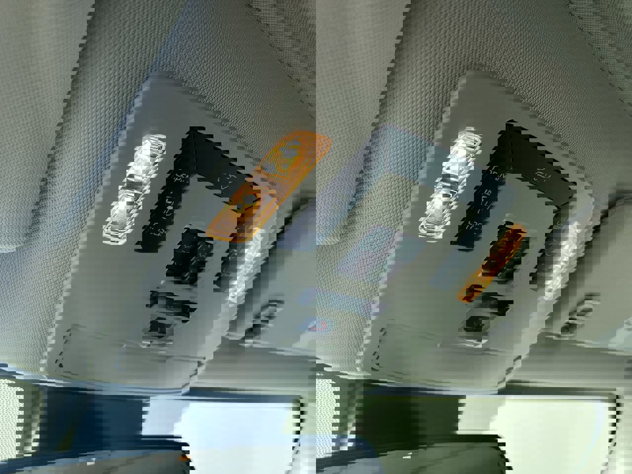 Used 2025 Toyota Sienna XLE image 18