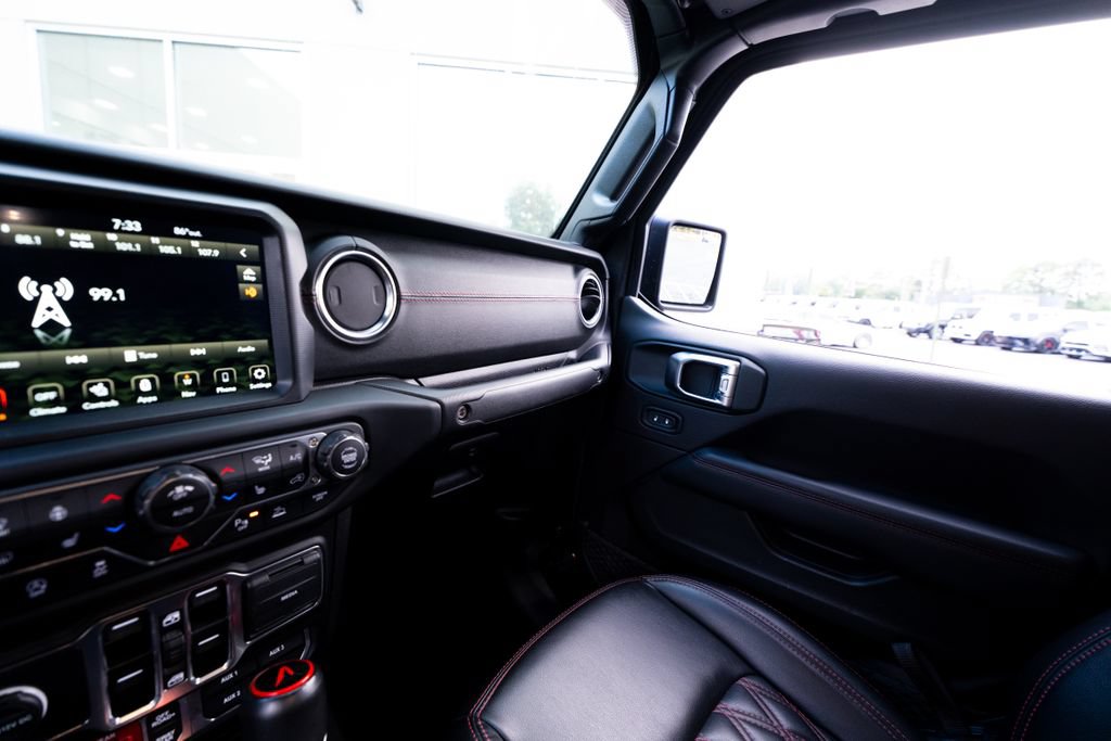 Used 2020 Jeep Gladiator Rubicon AWD/4WD image 38