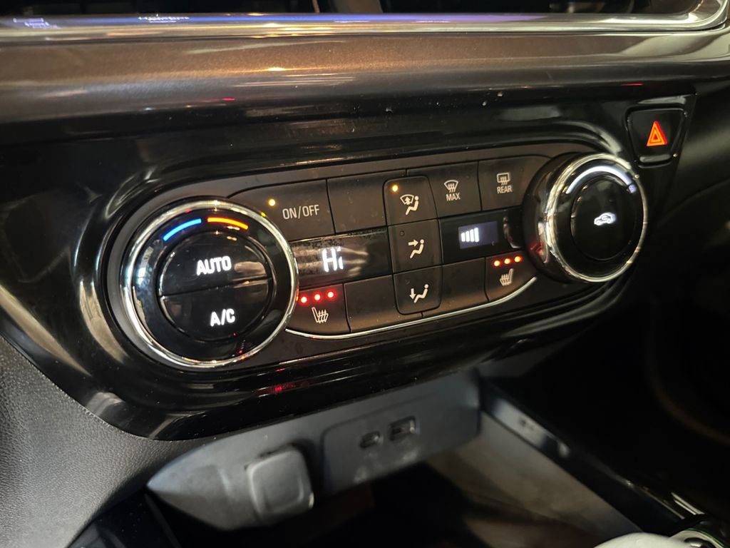 Used 2024 Chevrolet Trax ACTIV w/ Sunroof Package FWD image 30