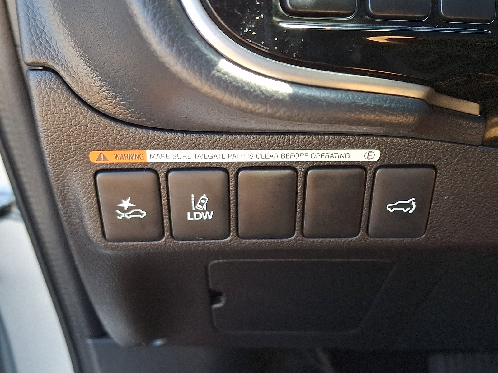 Used 2020 Mitsubishi Outlander ES AWD/4WD image 27