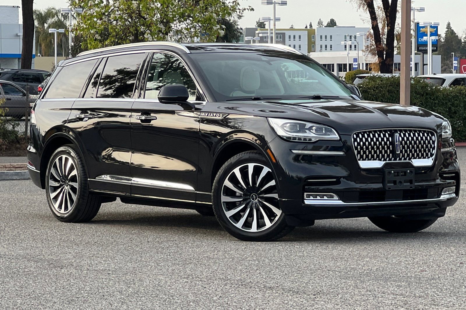 Certified 2023 Lincoln Aviator Black Label Grand Touring w/ Class IV Trailer Tow Package image 2