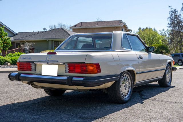 Used 1988 Mercedes-Benz 560 SL image 17
