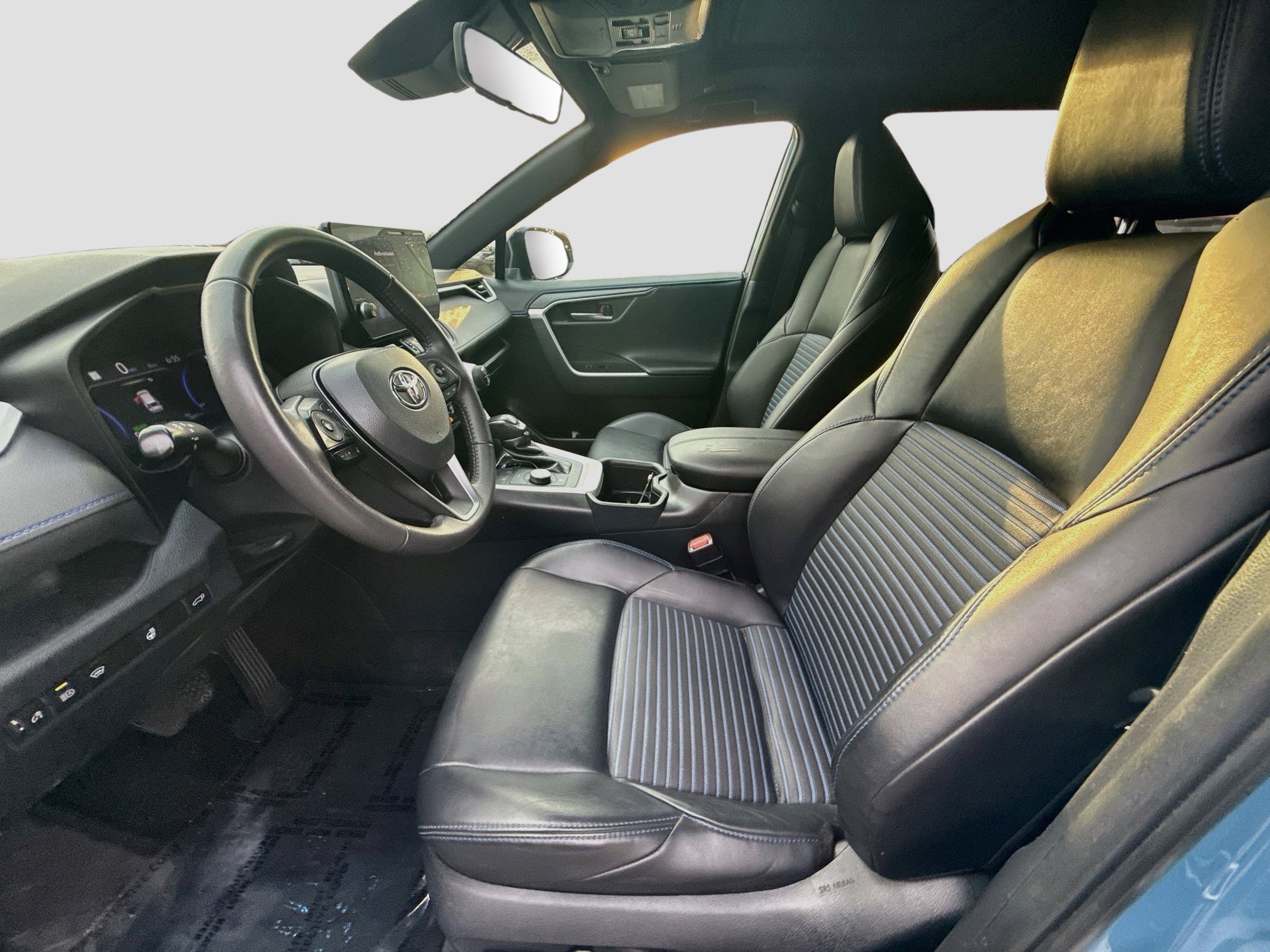 Used 2023 Toyota RAV4 XSE w/ XSE Grade Weather Package AWD/4WD image 18