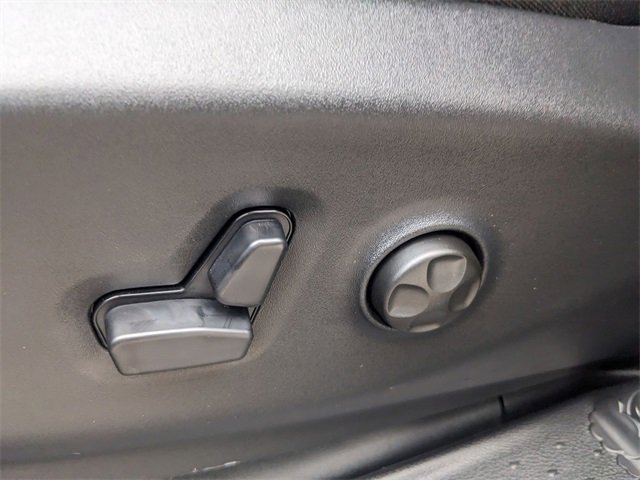 New 2026 Chrysler Pacifica Limited image 8
