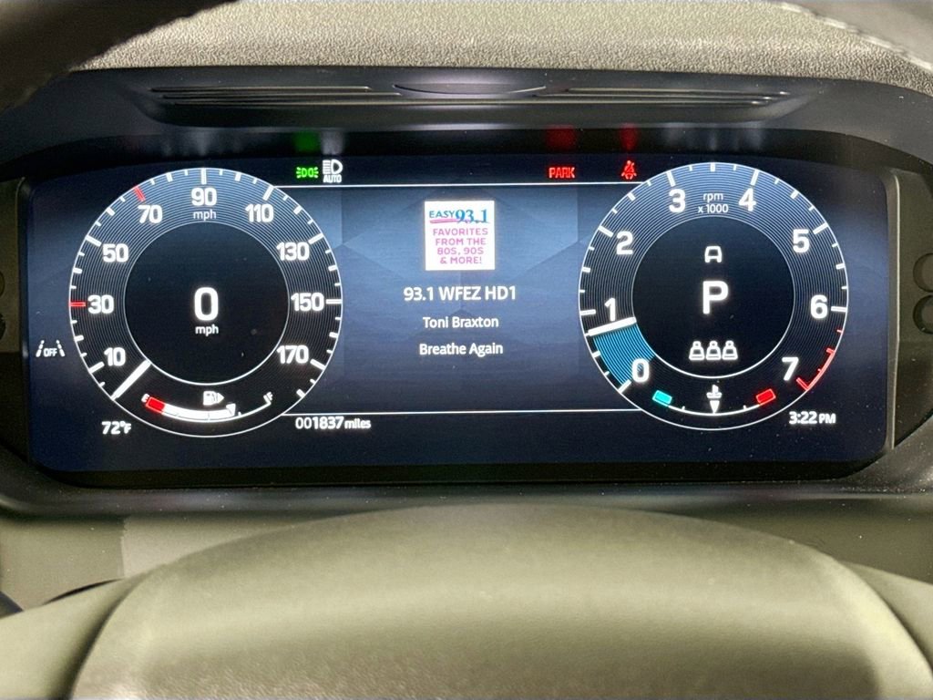 Used 2025 Land Rover Discovery Sport S image 10