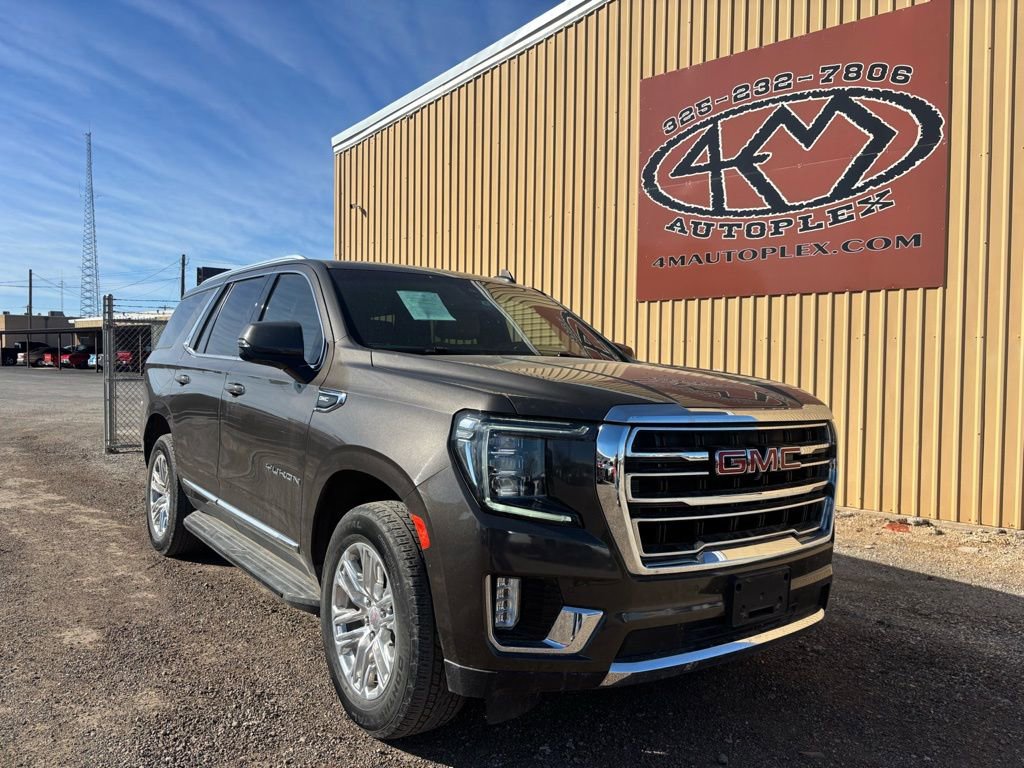Used 2021 GMC Yukon SLT w/ SLT Luxury Package image 3