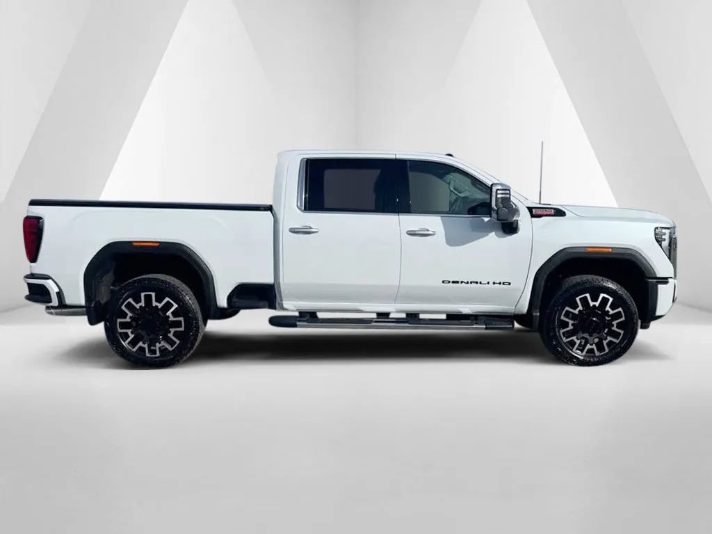 New 2026 GMC Sierra 2500 Denali w/ Technology Package AWD/4WD image 8