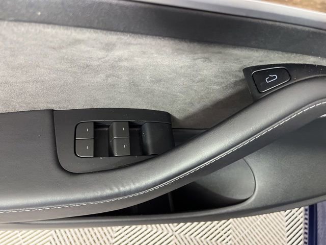 Used 2023 Tesla Model 3 Standard Range RWD image 29
