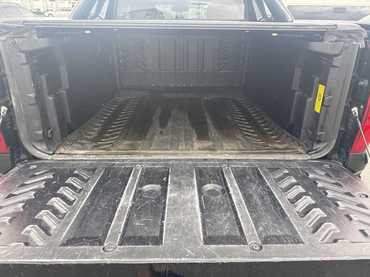 Used 2013 Chevrolet Avalanche LT w/ Suspension Package, Off-Road AWD/4WD image 17