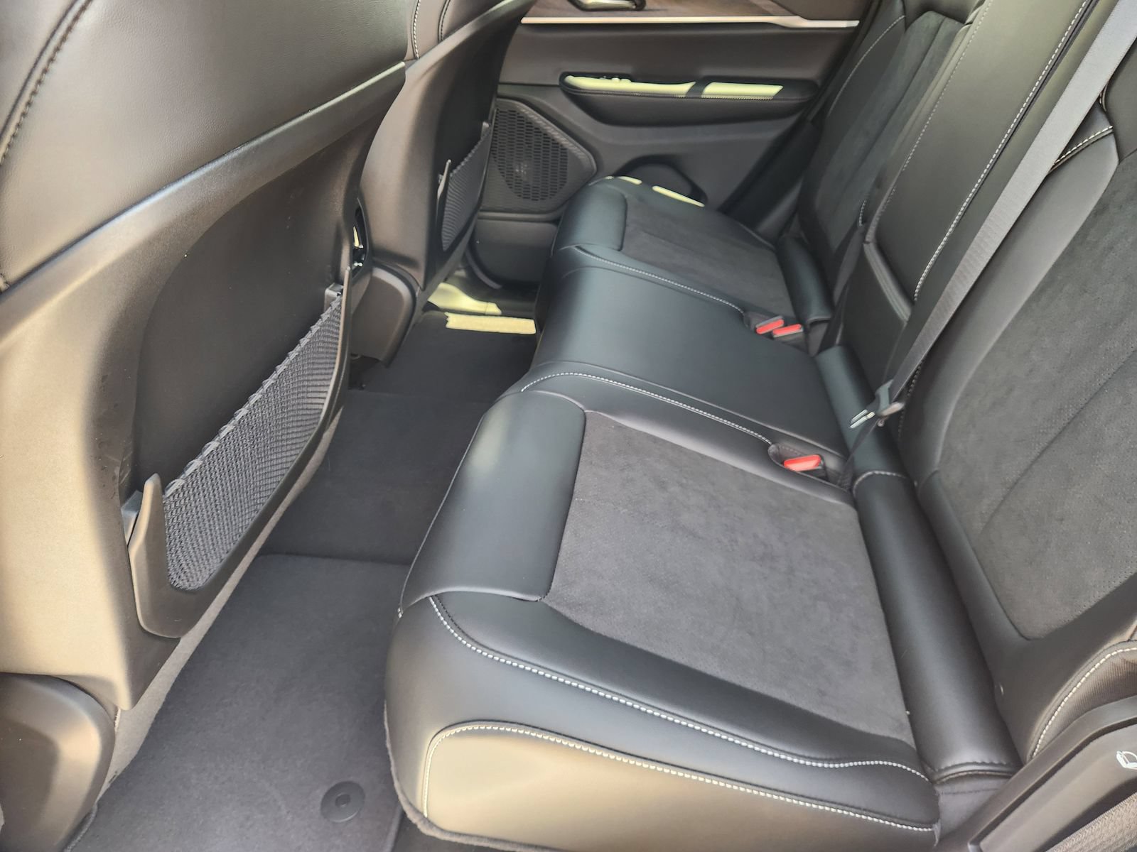 New 2026 Jeep Grand Cherokee Altitude RWD image 22