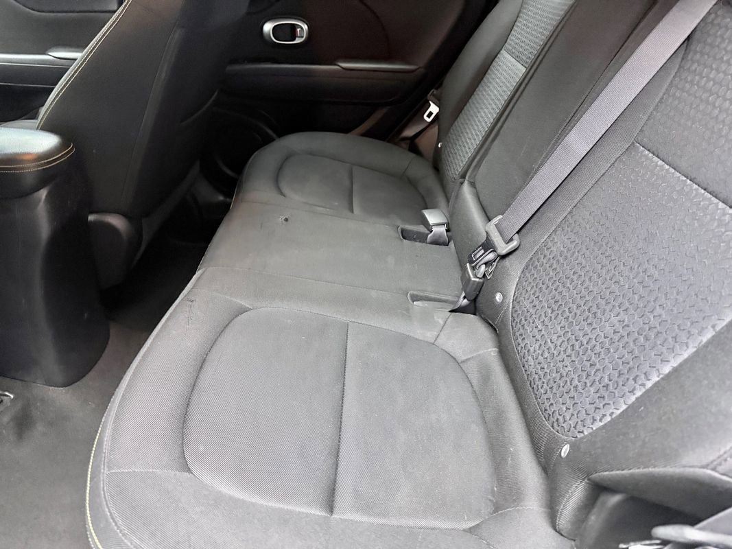 Used 2016 Kia Soul + image 13