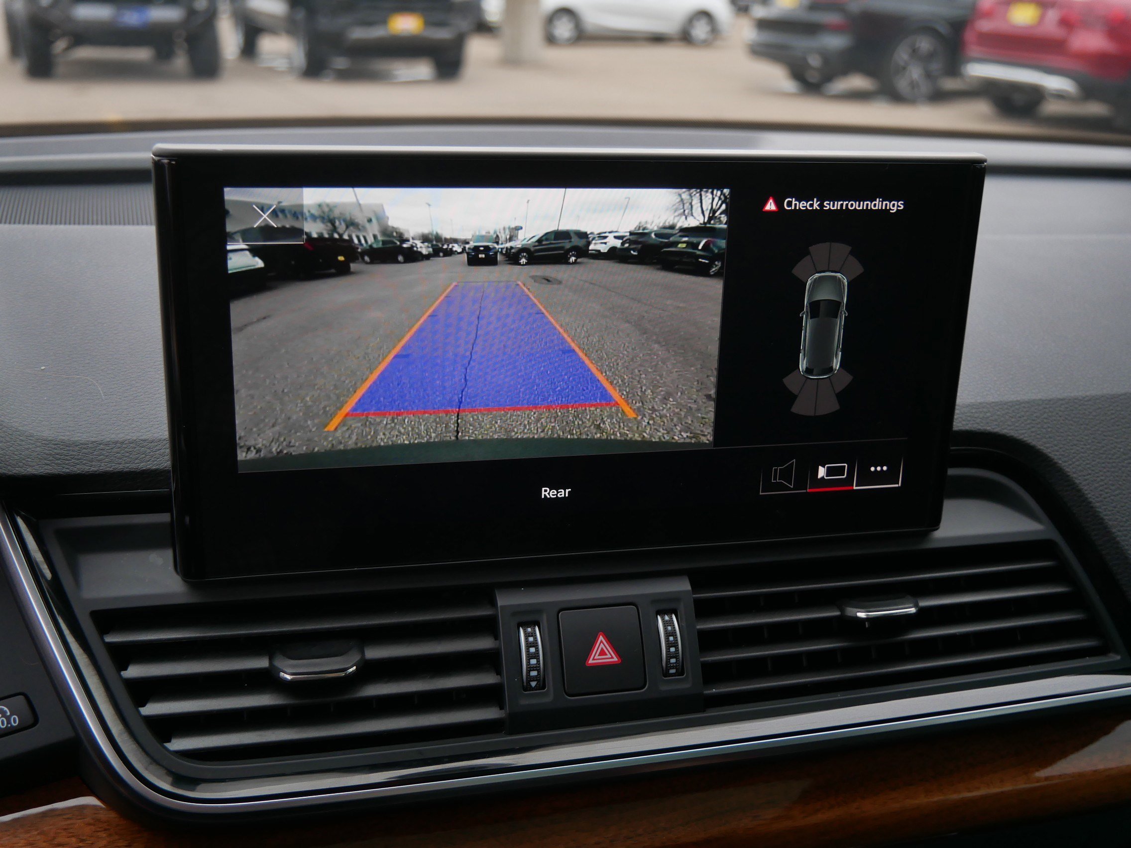 Used 2023 Audi Q5 e Premium w/ Convenience Package image 30