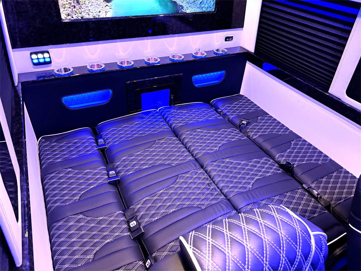 Used 2024 Mercedes-Benz Sprinter 3500 image 30