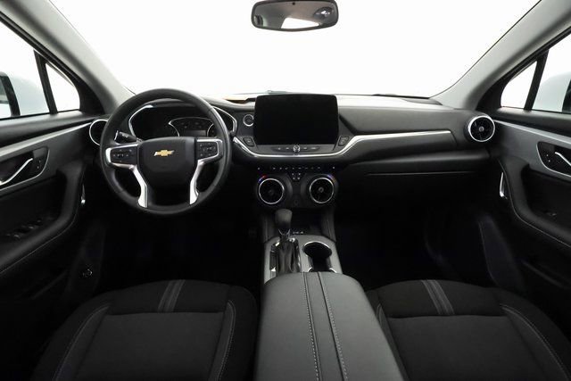 Used 2025 Chevrolet Blazer LT w/ Convenience Package image 5
