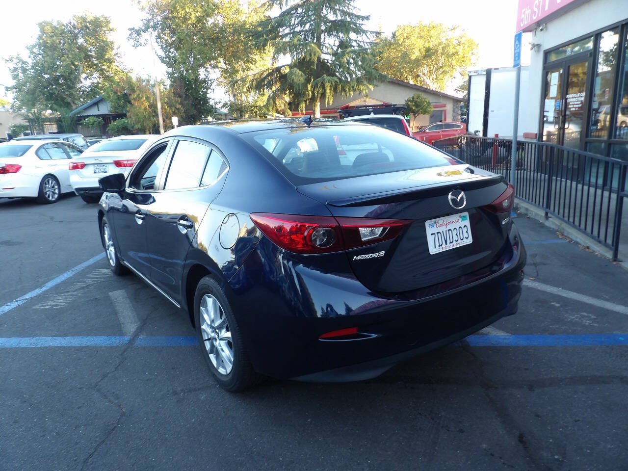 Used 2014 MAZDA MAZDA3 i Grand Touring FWD image 4