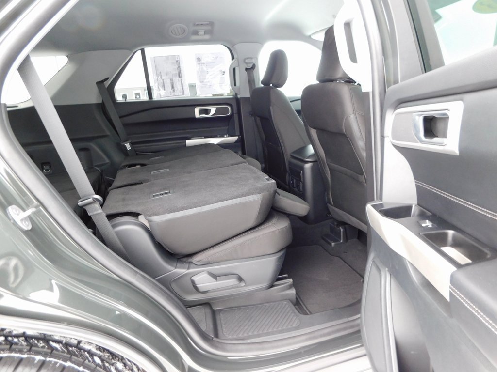 Used 2023 Ford Explorer XLT image 29