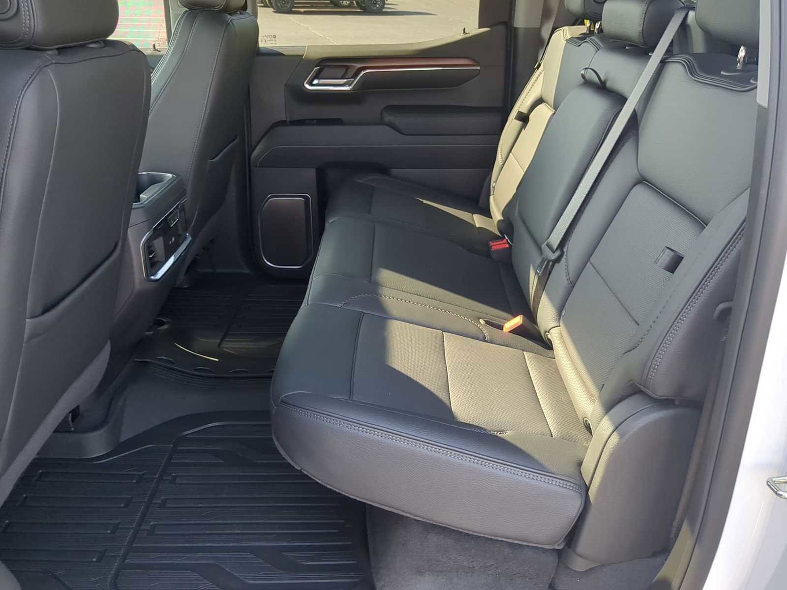 Used 2025 GMC Sierra 1500 Denali w/ Denali Reserve Package AWD/4WD image 24