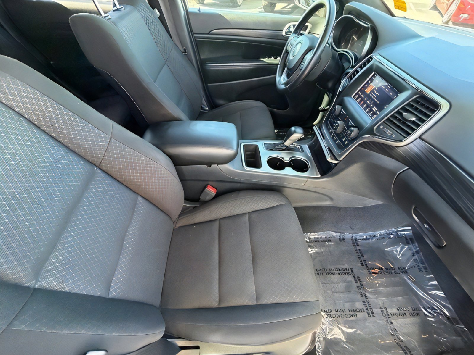 Used 2020 Jeep Grand Cherokee Laredo image 9